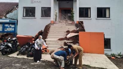 Devastating earthquake in Indonesia, shocking pictures