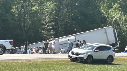 New York tour bus crashes