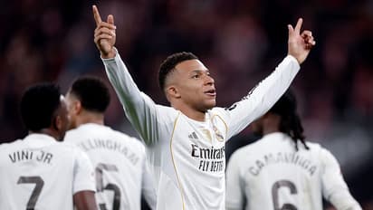 Kylian Mbappe celebrates goal vs Athletic Bilbao