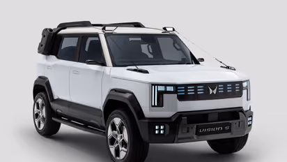 Mahindra Vision S White Color 