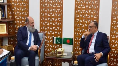 Pakistan Commerce Minister Meets Bangladesh Commerce Advisor