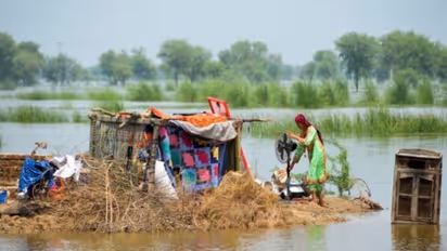 Pakistan Floods Claim 33 Lives Affecting 2200 Villages in Punjab