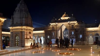 Kashi Vishwanath Temple Priests Salary Hike Improved Service Conditions