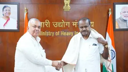 Ramalinga Reddy with HD Kumaraswamy 