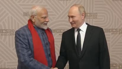 #PMModi Receives Warm Welcome from Putin at #BRICS Dinner in Kazan
