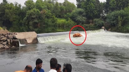 Akole Pravara river boat accident