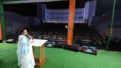 Mamata Banerjee attacked pm Modi without naming him from stage of Bhavanipurs vijaya sammiloni bsm