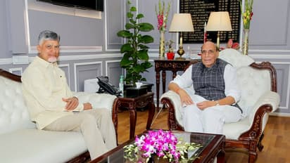 Rajnath Singh meets N. Chandrababu Naidu at South Block
