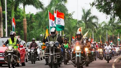 putting tiranga on vehicle rules