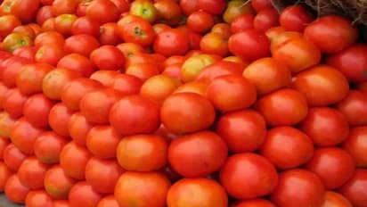 Inflation hits pakistan