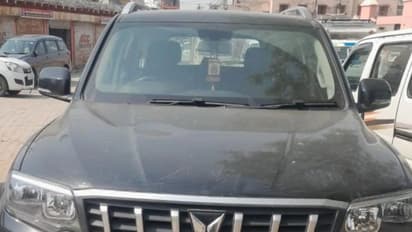 कुत्ते को कार से बांधकर 3 किलोमीटर तक घसीटा