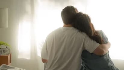 होटल में इस हालत में मिला युवक