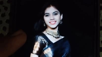 प्रेमिका की चिता पर कूदा प्रेमी