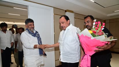 DK Shivakumar Meet M Krishnappa DK Shivakumar Meet M Krishnappa