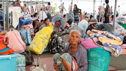 Cambodia Thailand border clashes intensify half a million flee