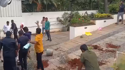 Allu Arjun house attacked