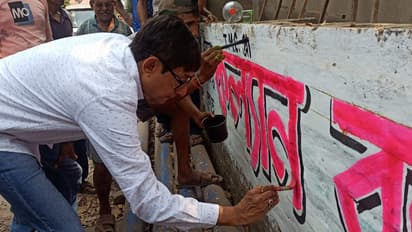 Kanchan Mallick enters politics After marriage campainging for TMC candidate Kalyan Banerjee at sriramur bsm