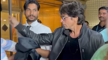 Shah Rukh khan Misabehaved With Fan