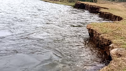 kuttiyadi riverbank erosion threatens villages kozhikode
