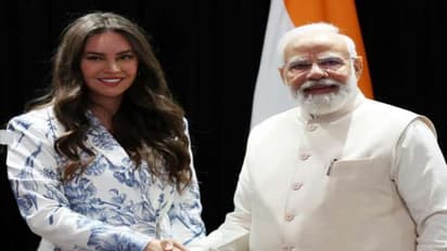 sara todd meets pm modi