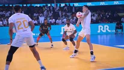 PVL 2025: Season 4 (Match 27): Ahmedabad Defenders end Mumbai Meteors’ unbeaten run with thrilling 3–1 victory
