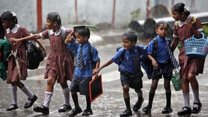 School Holiday Declare