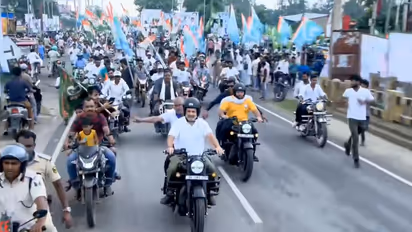 Voter Adhikaar Yatra: Rahul Gandhi & Tejashwi Yadav Go Biking in Purnea