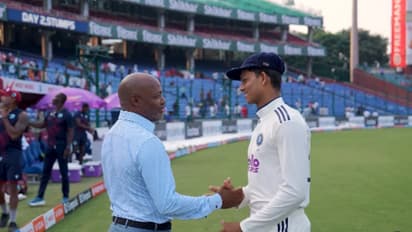 Brian Lara and Yashasvi Jaiswal