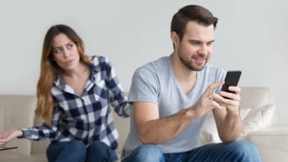 how social media affects relationships