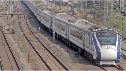 Two medical students killed by Vande Bharat Express in Bengaluru
