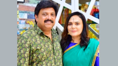 ganesh kumar and wife