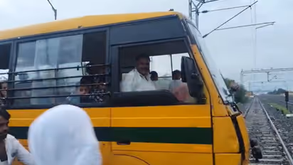Villagers save school van stranded on Vijayapura railway track