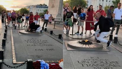  Tomb of Unknown Soldier in Paris 