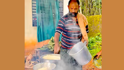 head master prepares onam sadya for students