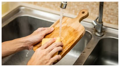 wooden-utensil-washing