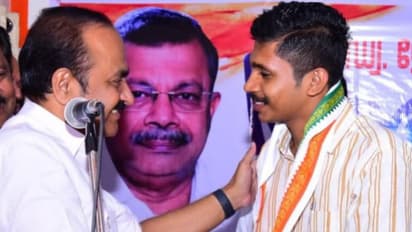 KSU leader criticises those who attack V D satheesan after action against Rahul Mamkootathil