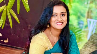 i an a happy person can handle any situation says varada