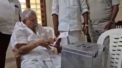 vayalar ravi home voting