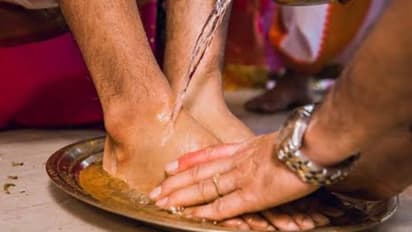 groom feet