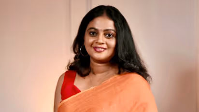 aswathy sreekanth against those who criticise kerala goevrnment decision of menstrual leave