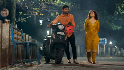 Nenjakame Nee Video Song from aroopi