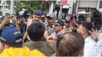 Dadar Protest
