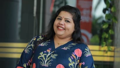 sneha sreekumar criticises power cut by kseb