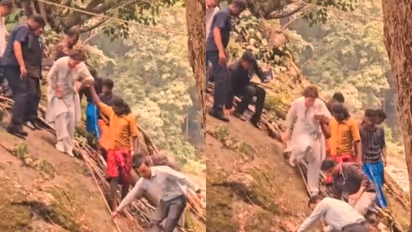 priyanka gandhi visit Karulayi forest