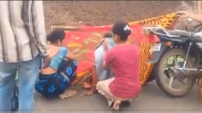 Pregnant Women Delivery on Road 