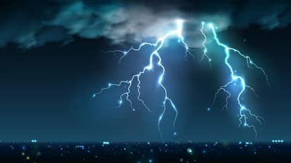 Life-saving tips to avoid lightning strikes