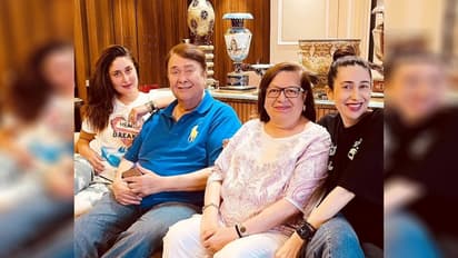 kareena kapoor with parents 