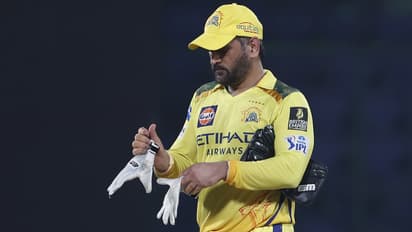 5-Indian-Cricketers-Against-Dhoni