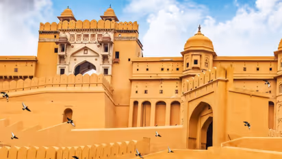 amer fort 450 years old