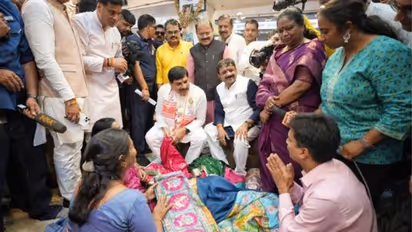 bhopal CM Mohan yadav purchases  kurta for dussehra festival 2025 gst reforms